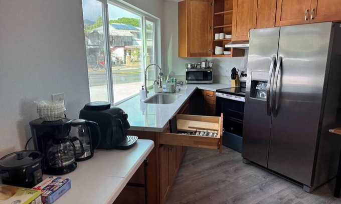 Kalihi Valley House | Kalihi Stream, Coffee Bar, Ro Water, Split Ac, WIFI, Black Out Curtain, 4Parking