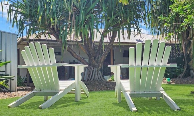 Kalkie House | Kalkie On The Park (Sleeps 8, EV Charging, BBQ)