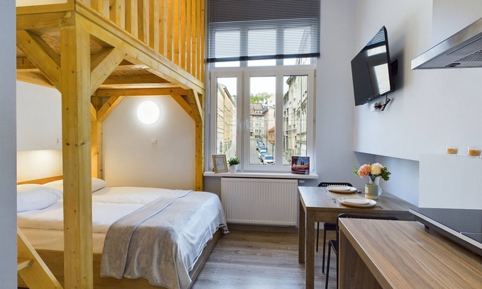 Stare Podgorze Apartment | Kalwaryjska 34 | Elegant One Bedroom Apartment | Cracow | 3 People | 1st Floor