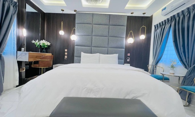 Bamahu Hotel | Kamara Lakeview Hotel