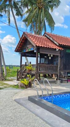 Penaga House | Kampung Cheq Homestay - Private Pool, Free Wifi, Netflix