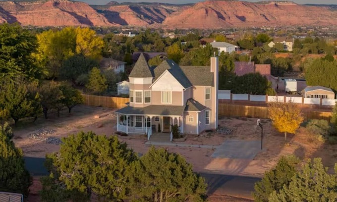 Kanab House | Kanab Paradise House with 2 King Beds Close to Hiking Trails