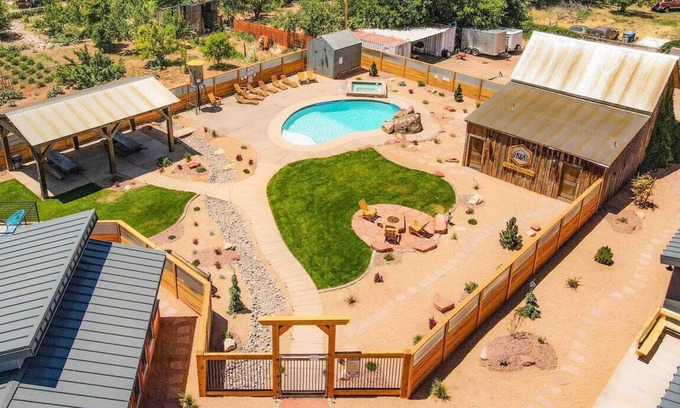 Kanab House | Kanab Retreat w/Private Pool & Rooftop Deck – Near Zion & Bryce