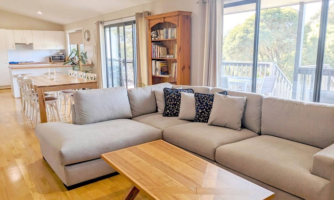 Woori Yallock House | Kanangra Place, heart of the Yarra Valley!