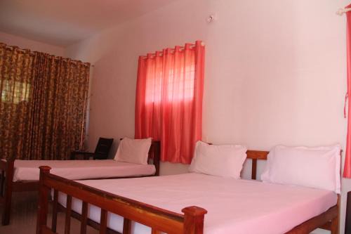 Kanthalloor House | Kanthalloor Homestay Snow White Holiday Homes