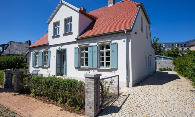Ostseebad Wustrow House | Kapitänshaus Luv & Lee