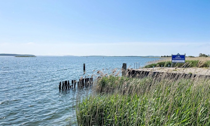 Breege Apartment | Kapitänskajüte by Interhome