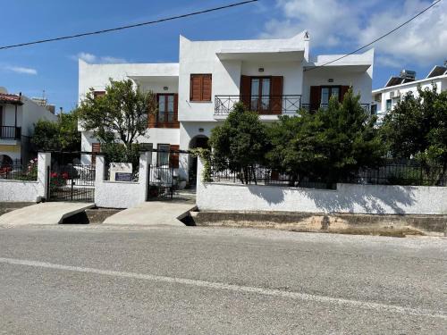 Skopelos Apartment | Karagiozos Studios & Apartments