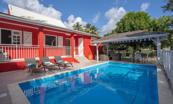 Trois-Rivieres Villa | Karambol