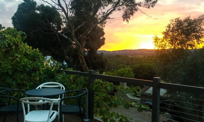 McLaren Flat Cottage | Karawatha Cottages - UNWIND COTTAGE