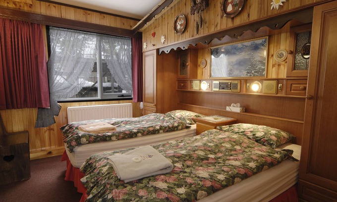 Falls Creek Cabin | Karelia Alpine Lodge
