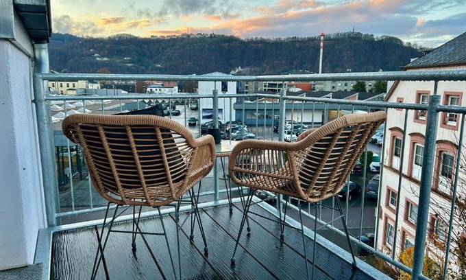 Mitte Apartment | Karl Central Flats - Netflix - Parkplatz - Balkon