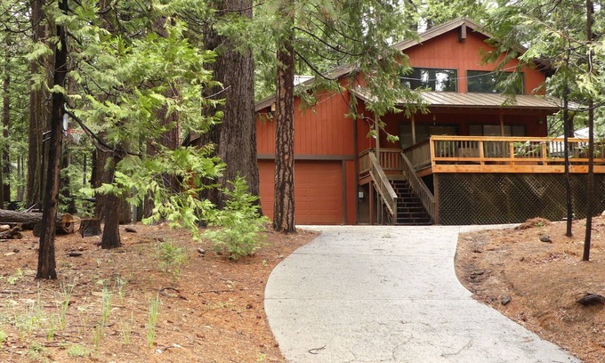 Arnold Cabin | Karock Lodge - Summer Pool Access!