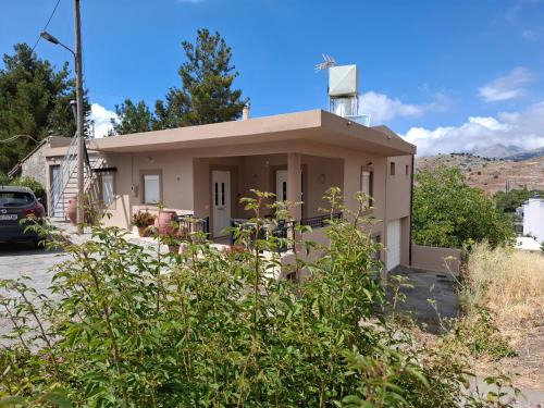Agios Georgios Apartment | Karofillos homes-Oropedio