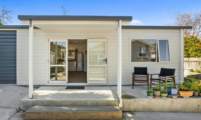 Karori House | Karori Kabin - Karori Holiday Home