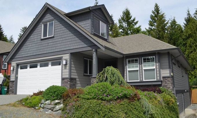 Chemainus House | Kassidy Thomas · 6 pp Hot tub, min to town and ocean, Chemainus