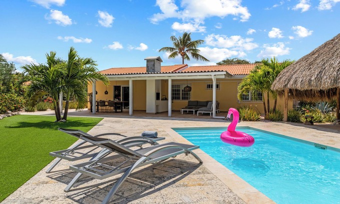 Grote Berg House | Kas di Rosa, 8p luxury villa, private pool, tropical garden