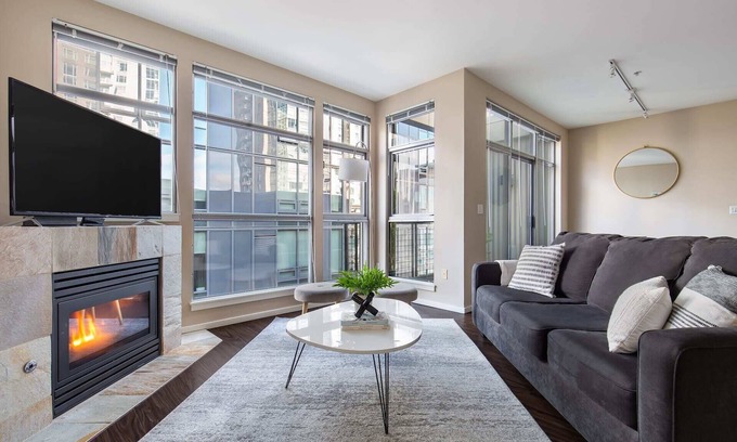 Northwest Bellevue Apartment | Kasa | Comfy 2BD + Fast Wifi | Bellevue