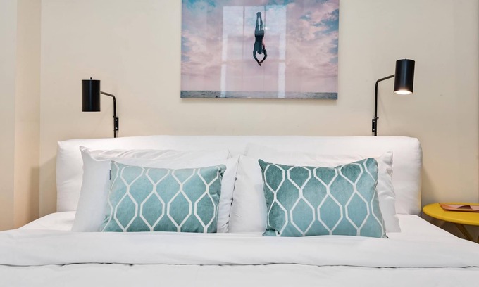 East Liberty Apartment | Kasa | East Liberty Neighborhood, Atrium Studio | The Maverick