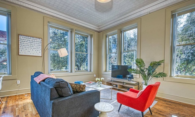 Columbia Apartment | Kasa | Family Friendly, Historic Place | Columbia