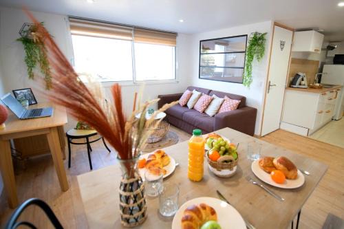 Saint-Martin-la-Plaine Apartment | KASA HOME - Calme, Cosy, WIFI & Netflix