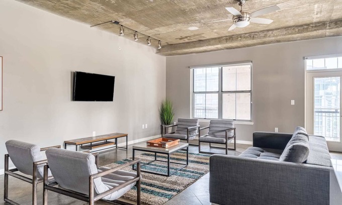 Second Street District Apartment | Kasa | Modern Space, Downtown Shopping | Austin