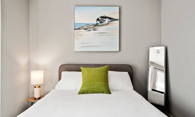 Legacy Park Apartment | Kasa | Modern Studio + Fast Wifi | Plano