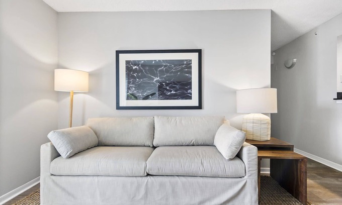 Delray Beach Apartment | Kasa | Sunny 2 BD + Pool Access | Delray Beach