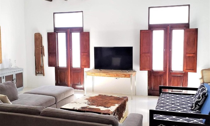 Old San Juan Apartment | KASA The Lofts 201 HUGE 2 bed 2 bath for 6 Washer Dryer