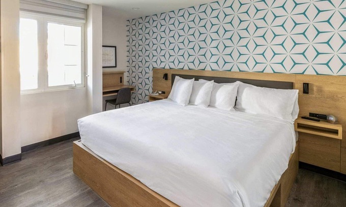 Centennial Apartment | Kasa The Niche | Relax in Your King Bed