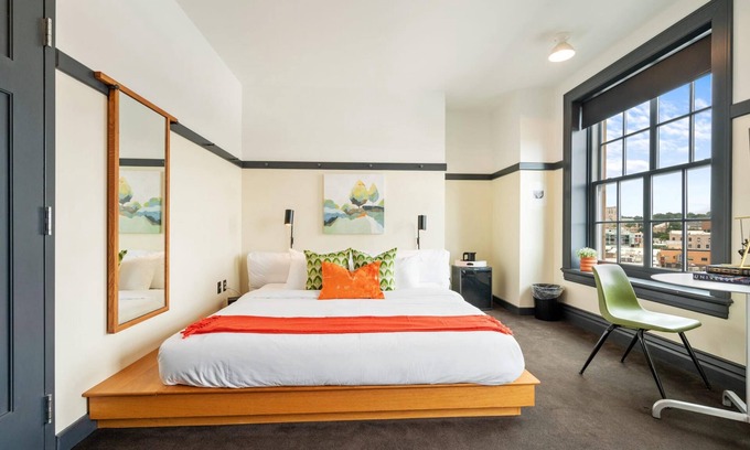 East Liberty Apartment | Kasa Unique Studio Explore Bakery Square The Maverick