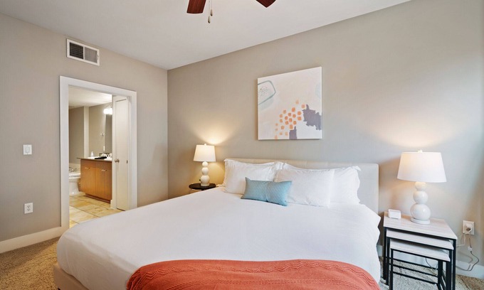 Legacy Park Apartment | Kasa | Welcoming 2BD + Amenity Access | Plano