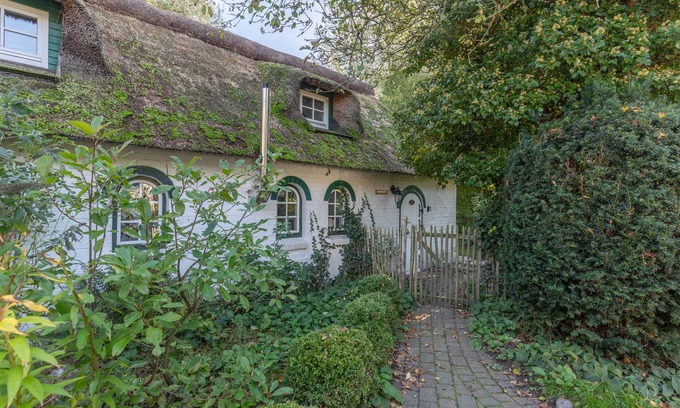 Schleswig-Holstein Apartment | Kastanienhof Strandhafer vacation apartment in Wisch for up to 2 people