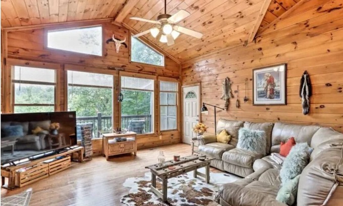 Foxfire Estates Cabin | Katahdin Cabin, tranquil n rustic with inside hot tub, close to town! Romantic!n