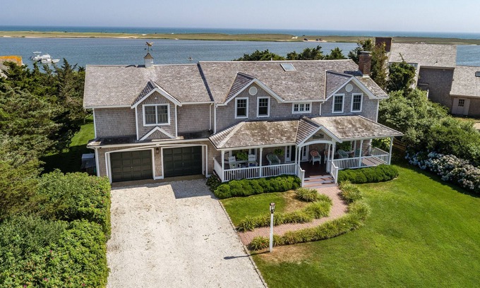 Katama House | Katama Bay Waterfront Home