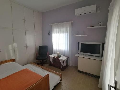 Ormos Korthiou Apartment | katerina's house
