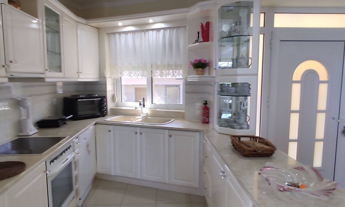Perivolia Apartment | Katerina's Residence Chania with panoramic view.