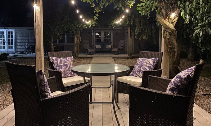 Dartmouth Cottage | Kathy's Cottage (5 min. drive to Padanaram)