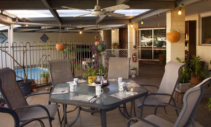 East Side Bed & Breakfast | Kathy's Place B&B/Ricki-Paul Room/with shared bathroom & Queen Bed