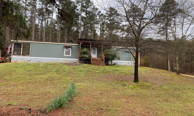 Scranton House | Kat’s Get-a-Way at 1601 Thompson Bay Loop on Lake Dardanelle In Scranton, AR