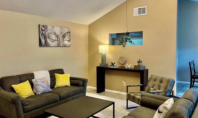 Katy House | Katy Hideaway - Charming 3 BDR!