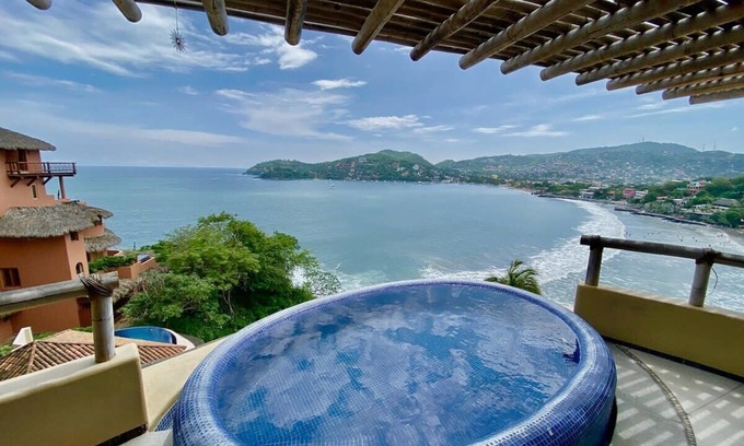 Ixtapa - Zihuatanejo House | KauKan B7- Luxury 2 Br Condo with Breathtaking View of La Madera Beach