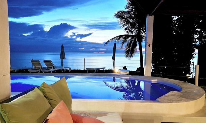 Cangmunag Resort | Kawayan Holiday Resort