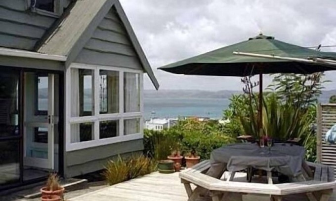 Kawhia House | Kawhia by the Sea, Overlooking Kawhia Harbour