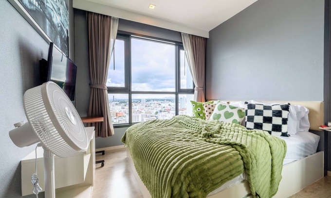 Pattaya Bay Apartment | Kaws Theme - Luxury Seaview High Floor l Infinity Pool l Central Pattaya n