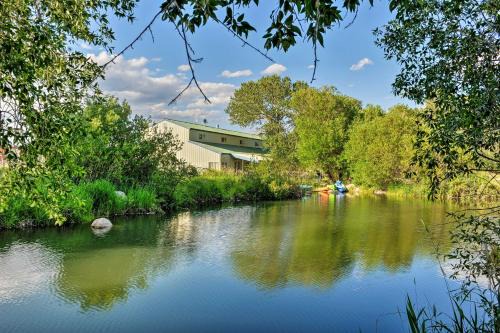 Clark House | Kayaks and Views Yellowstone River Lodge in Clark