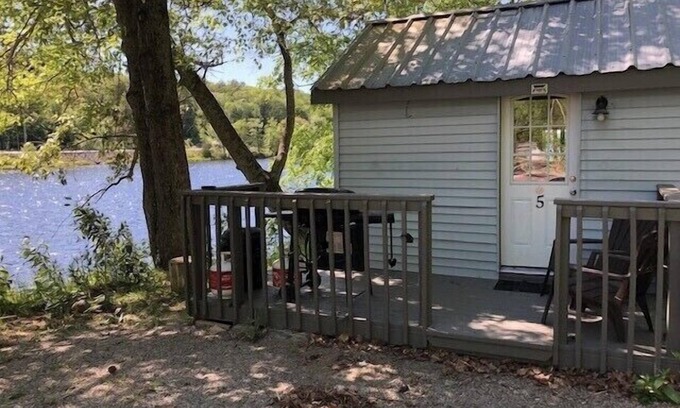 Algonquin Highlands Cottage | KAYAKS * CANOE * PADDLE BOARDS * WIFI * SATELLITE TV