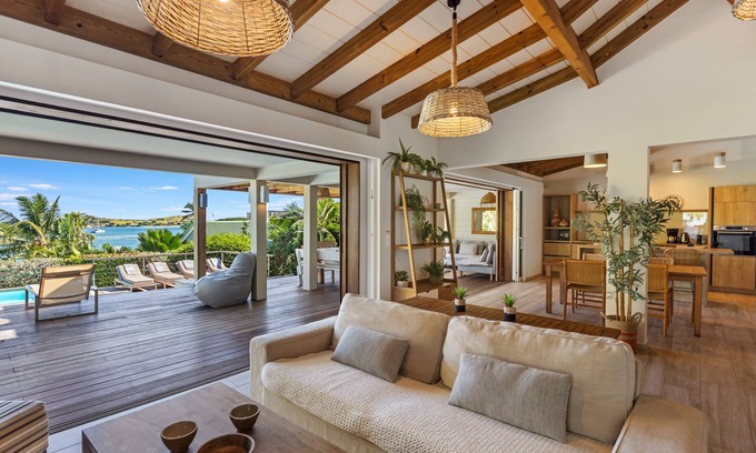 Cul de Sac Villa | ☀️ 🏖️ Kayaks, snorkeling gear, water access, optic fiber WiFi and AC