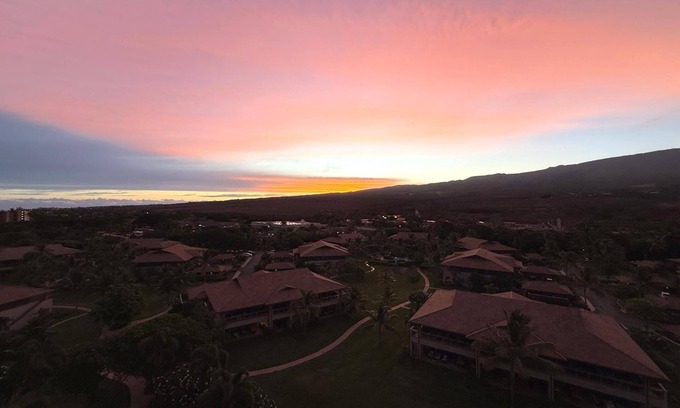 Honokowai Condo | KBM Resorts | Spacious Ocean View 6-Bedroom Honua Kai Collection | Multi Unit Listing | Same Floor | 2 Free Rental Cars! HKK-920/26