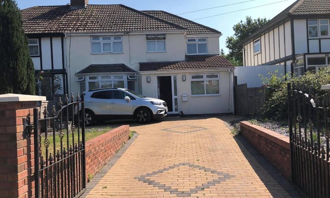 Great Sutton House | KCD Rooms - Ellesmere Port